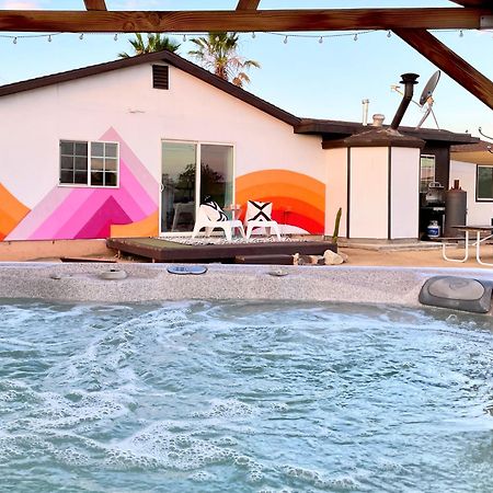 Twin Palms Desert Getaway - Jacuzzi, Fire Pit, Meditation Room & More جوشوا تري المظهر الخارجي الصورة