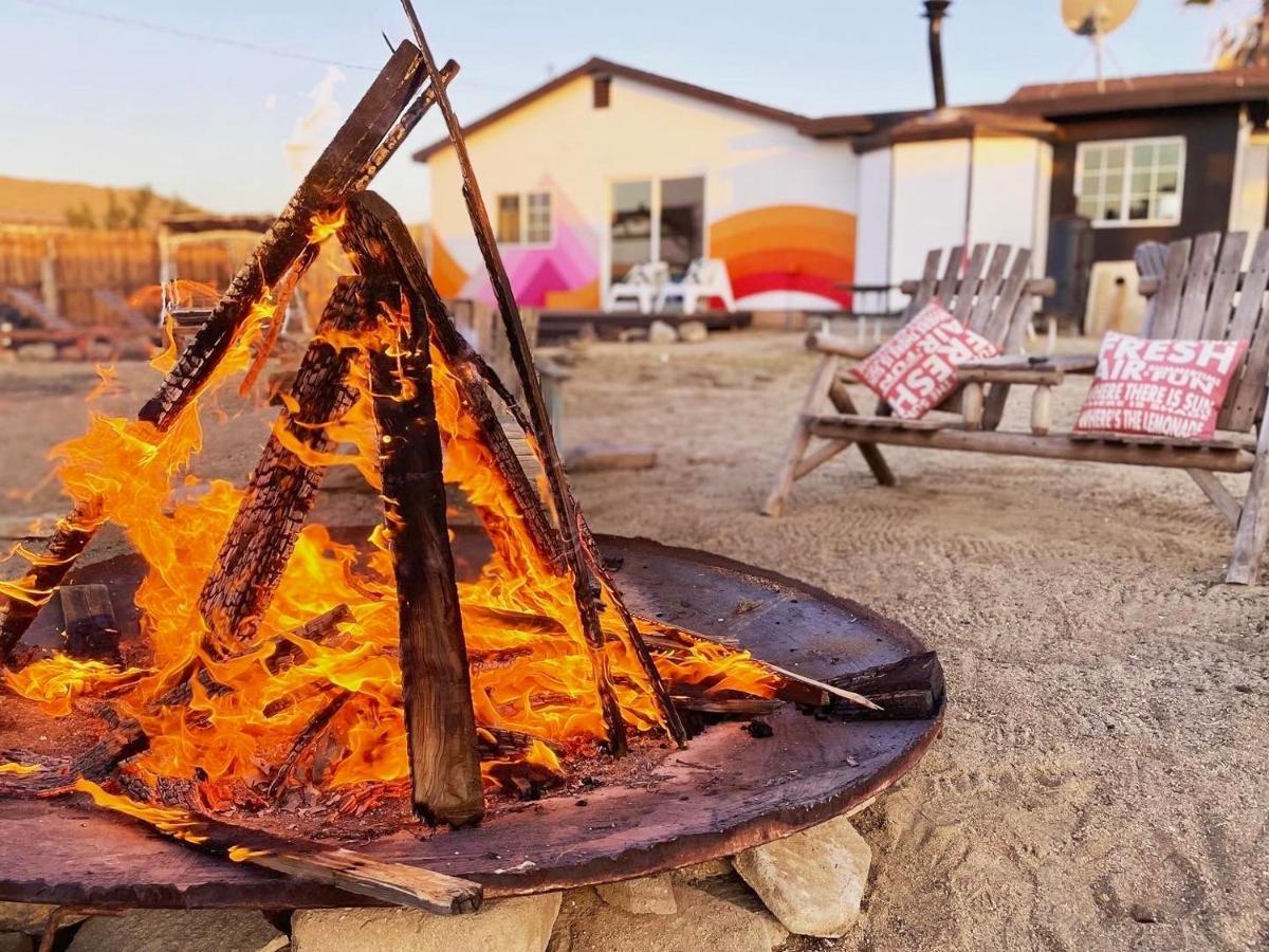 Twin Palms Desert Getaway - Jacuzzi, Fire Pit, Meditation Room & More جوشوا تري المظهر الخارجي الصورة