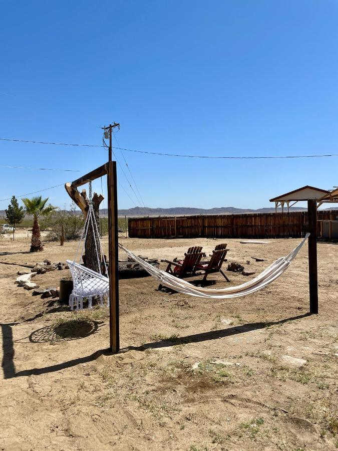 Twin Palms Desert Getaway - Jacuzzi, Fire Pit, Meditation Room & More جوشوا تري المظهر الخارجي الصورة